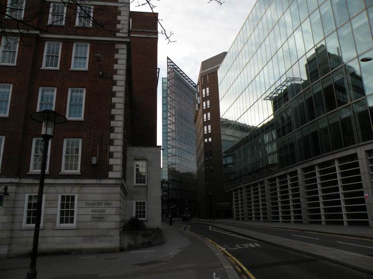  immeubles récents et anciens dans la City, New Fetter Lane